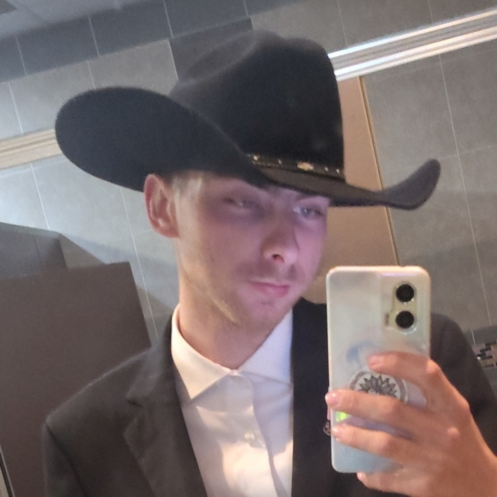 Meet your Posher, Christian
